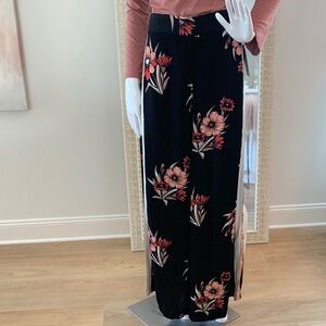 Floral Wide-Leg Pants in Black and Pink